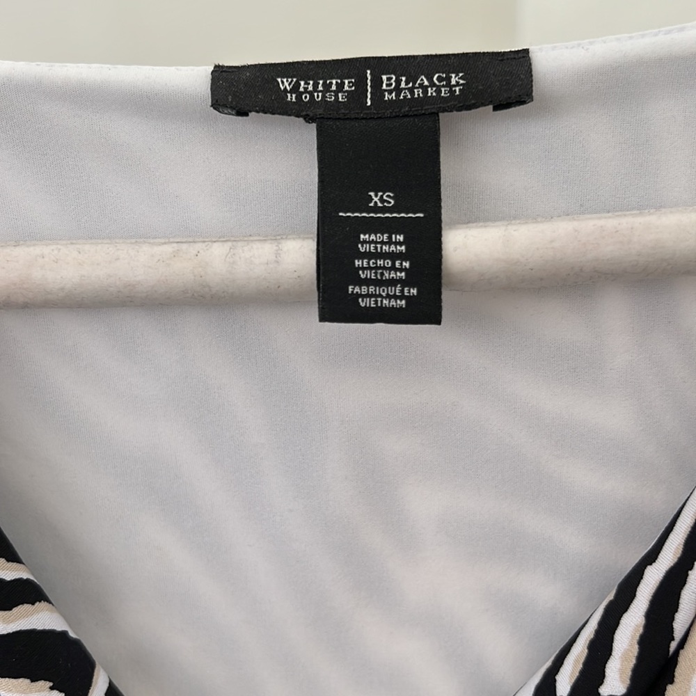 White House Black Market XS Top EUC - Picture 2 of 6